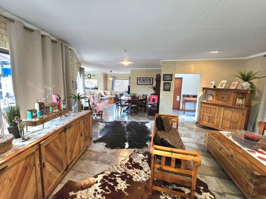 4 Bedroom Property for Sale in La Provance Free State